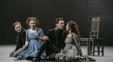 Вера - Ася Домская Наташа - Ксения Трейстер Николай - Юрий Цокуров Соня - Мария Волкова фото Юлия Губина.jpg